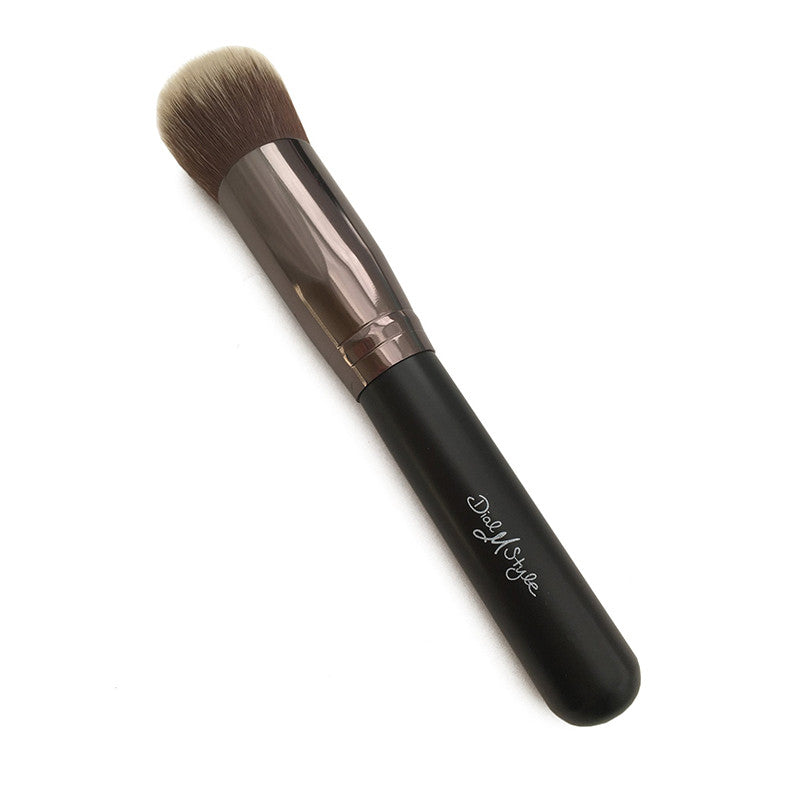 Flawless Finish Foundation Brush for Liquid Makeup